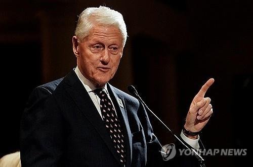 오클라호마시티서 연설하는 클린턴 전 대통령 (출처=연합뉴스)