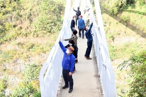 광주 제석산 구름다리서 잇단 추락사…30대 男 숨져