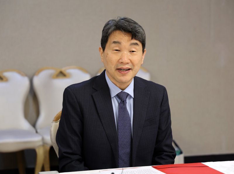 정원 동결에도 요지부동 의대생… 22일 정부와 대화 ‘물꼬’