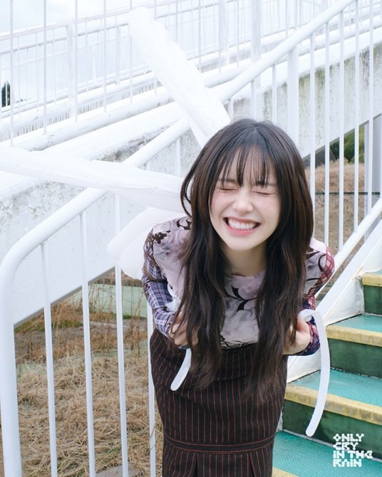 츄 "예고 없이 찾아오는 마음의 날씨, 숨기지 말아요"