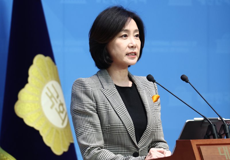 허은아, 개혁신당 탈당 후 대선 출마 선언..."이준석 이기겠다"