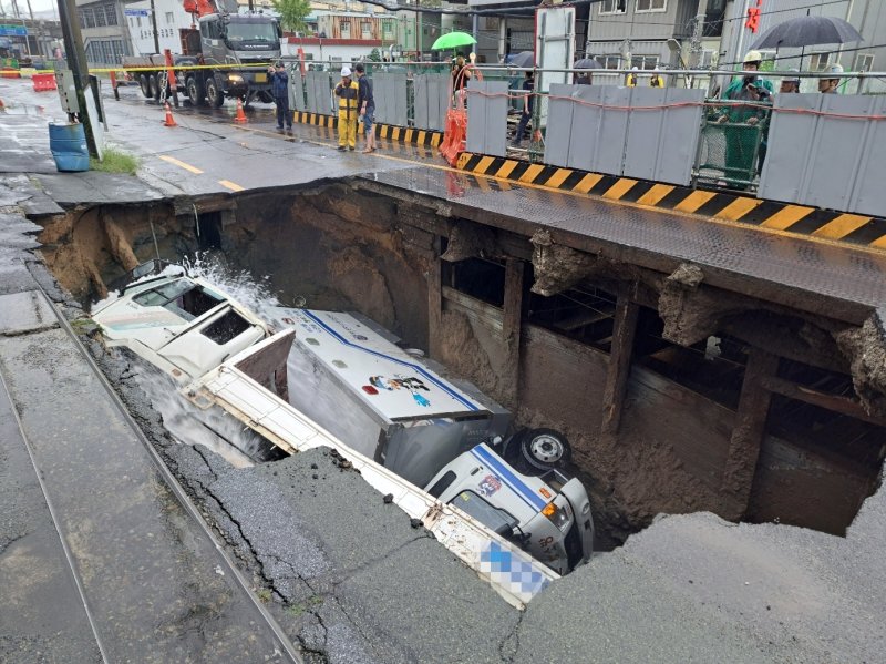 부산 사상~하단 땅꺼짐 원인은 '시공 관리 소홀'