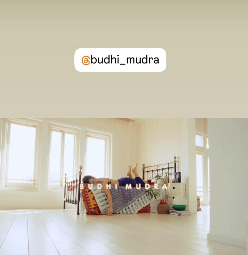 이효리, 침대 위에서 섹시미 발산…아찔 볼륨감