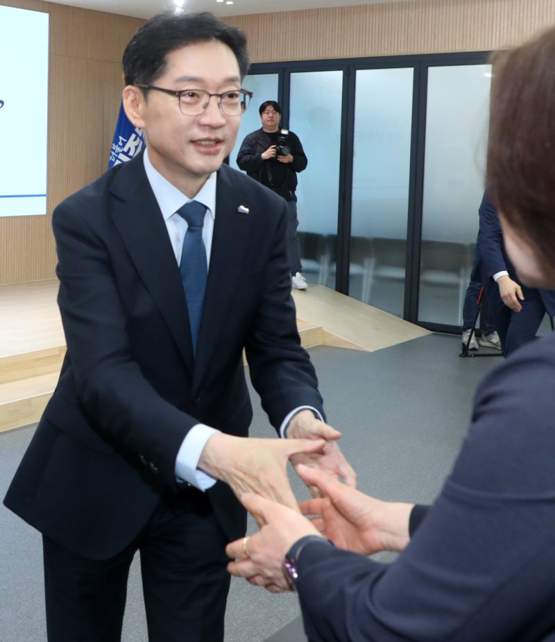 민주당 충청·영남 경선 물었더니…김경수 "국민 염려 반영된 결과"