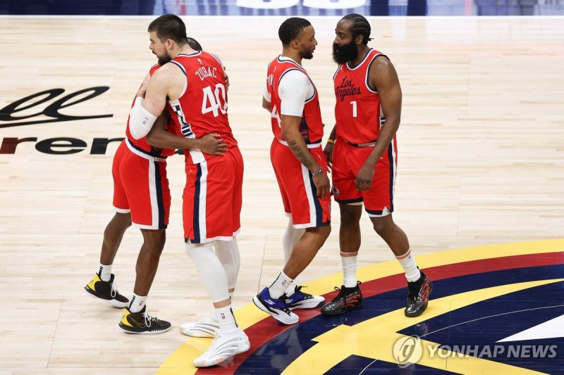 승리한 클리퍼스 (출처=연합뉴스)