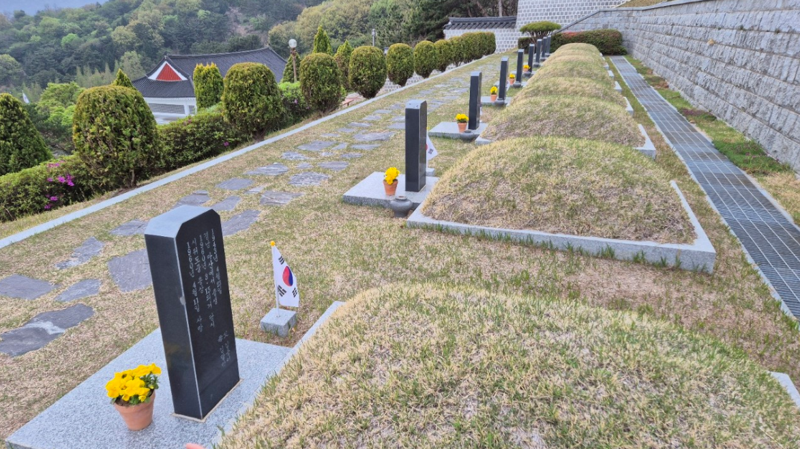 보훈부 “국립묘지 ‘친환경 꽃 화분’ 비치 확산 나선다”