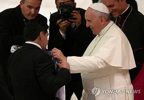 [교황 선종] 국수주의 득세 속 '약자의 대변인' 잃은 가톨릭, 기로에