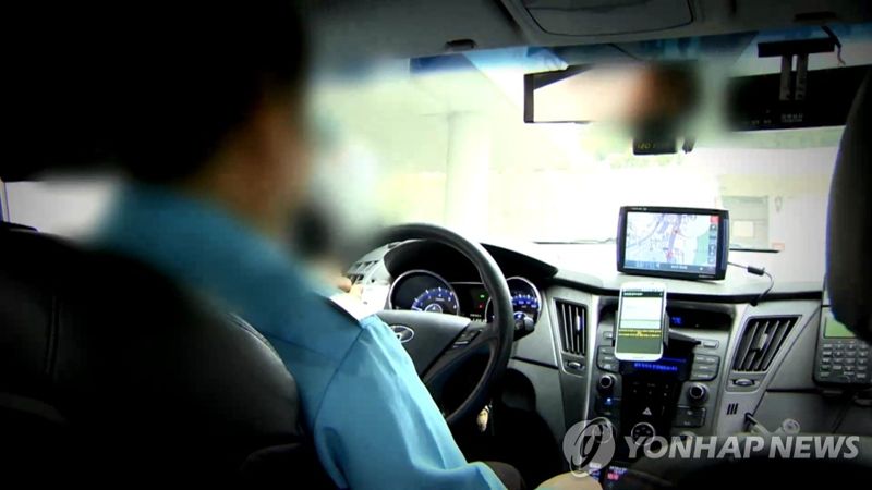 '전치 6주 상해'…승객 매단 채 40m 달린 택시기사 최후