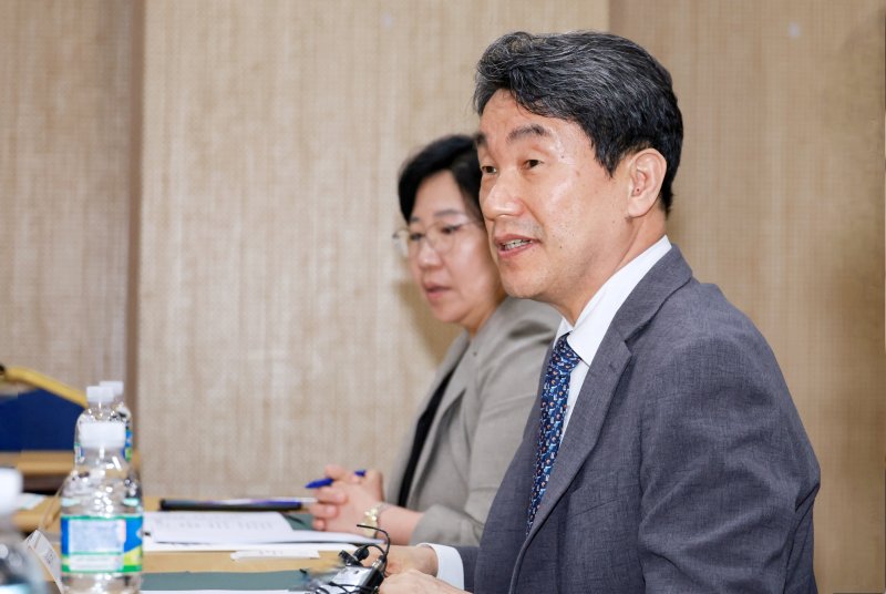 이주호 사회부총리 겸 교육부 장관이 22일 오후 서울 강남구 한국과학기술회관에서 열린 '의대교육 정상화를 위한 의과대학 학생 간담회'에서 인사말을 하고 있다. (교육부 제공. 재판매 및 DB 금지) 2025.4.22/뉴스1 ⓒ News1 민경석 기자
