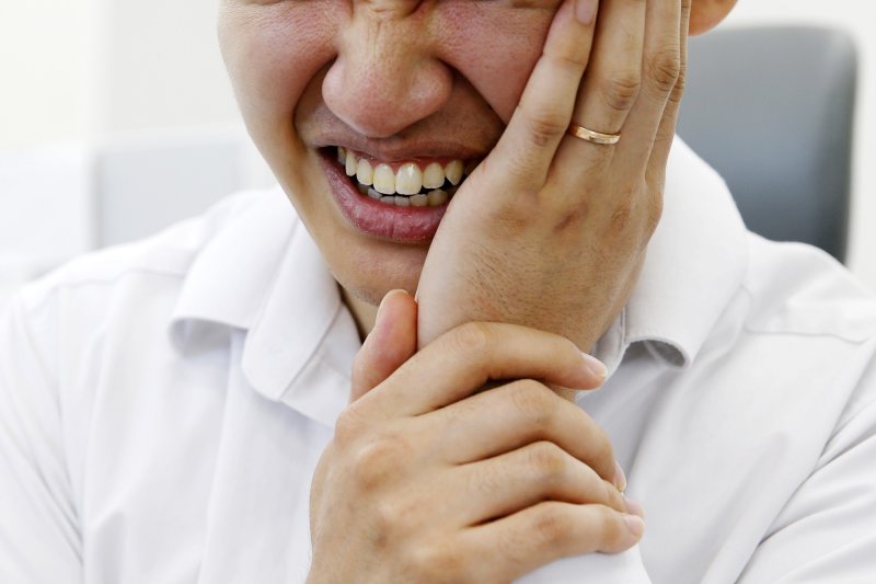 [서울=뉴시스]구강암은 입안이나 혀·잇몸·볼·입천장·턱뼈 등에서 발생하는 암이다. 구강암은 전체 암 발생률에서 3~5%를 차지하는 희귀암이지만, 병기가 늦게 발견될수록 치료가 어렵고 절제 범위가 넓어져 기능적 손상뿐 아니라 외형적 변화를 일으킬 수 있어 조기 발견이 중요하다. (사진= 고려대 안암병원 제공) 2024.04.03. photo@newsis.com.
