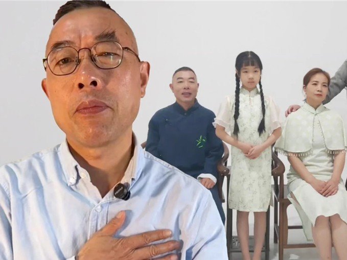 [뉴시스] 납치됐던 아들을 22년 만에 찾은 아버지 루이 우제의 모습 (사진=사우스차이나모닝포스트) 2025.04.21 *재판매 및 DB 금지 *재판매 및 DB 금지