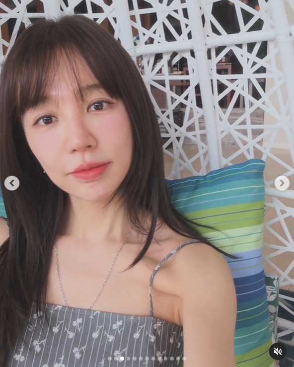 40세 윤은혜, 괌에서 동안 미모 대방출…쭉 뻗은 각선미