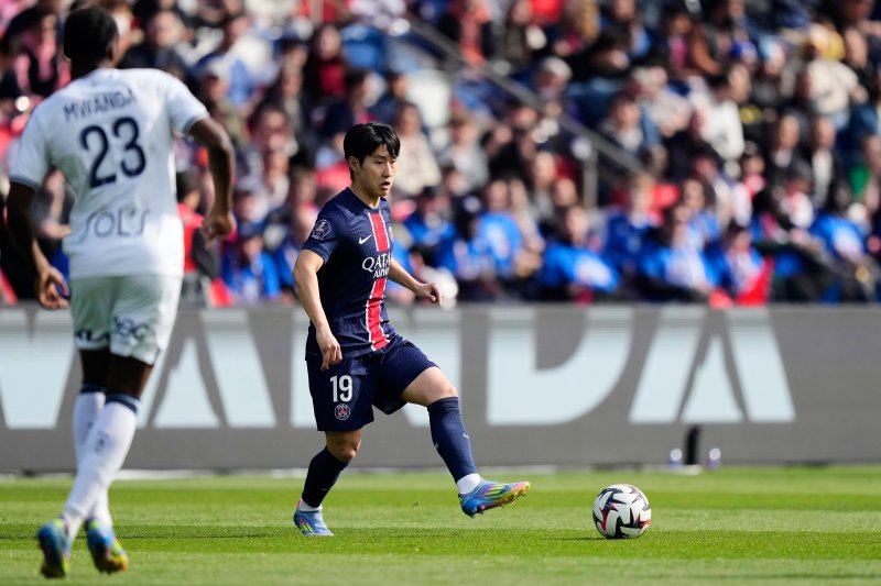 [파리=AP/뉴시스] 프랑스 프로축구 리그앙 파리 생제르맹(PSG)의 이강인. 2025.04.19.