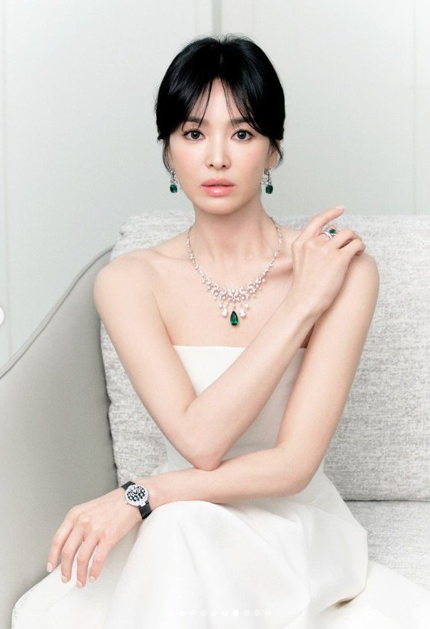 송혜교, 이게 B컷? 드레스 입고 독보적 미모