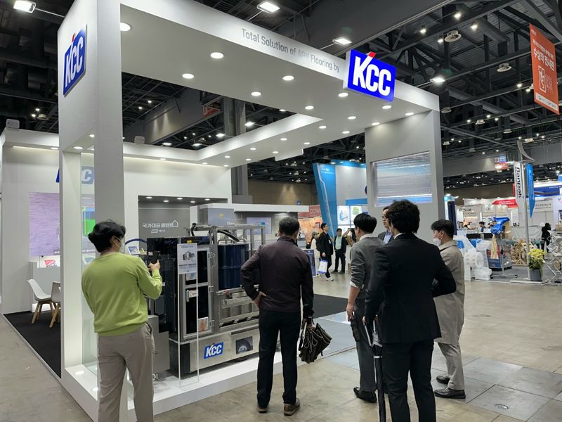 페인트 기업이 왜 물류 전시회에?…KCC의 '스마트캔버스' 전략