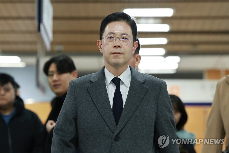 '고발사주' 의혹으로 재판에 넘겨진 손준성 검사장이 지난해 12월 6일 오후 서울 서초구 서울고등법원에서 열린 2심 선고 공판에 출석하고 있다. /사진=연합뉴스