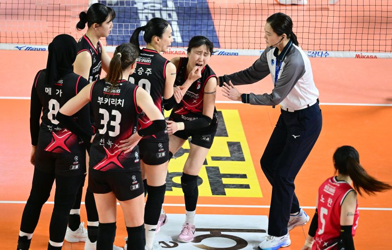 챔프전 내내 무릎 통증을 달고 투혼을 발휘했던 염혜선. (KOVO 제공)