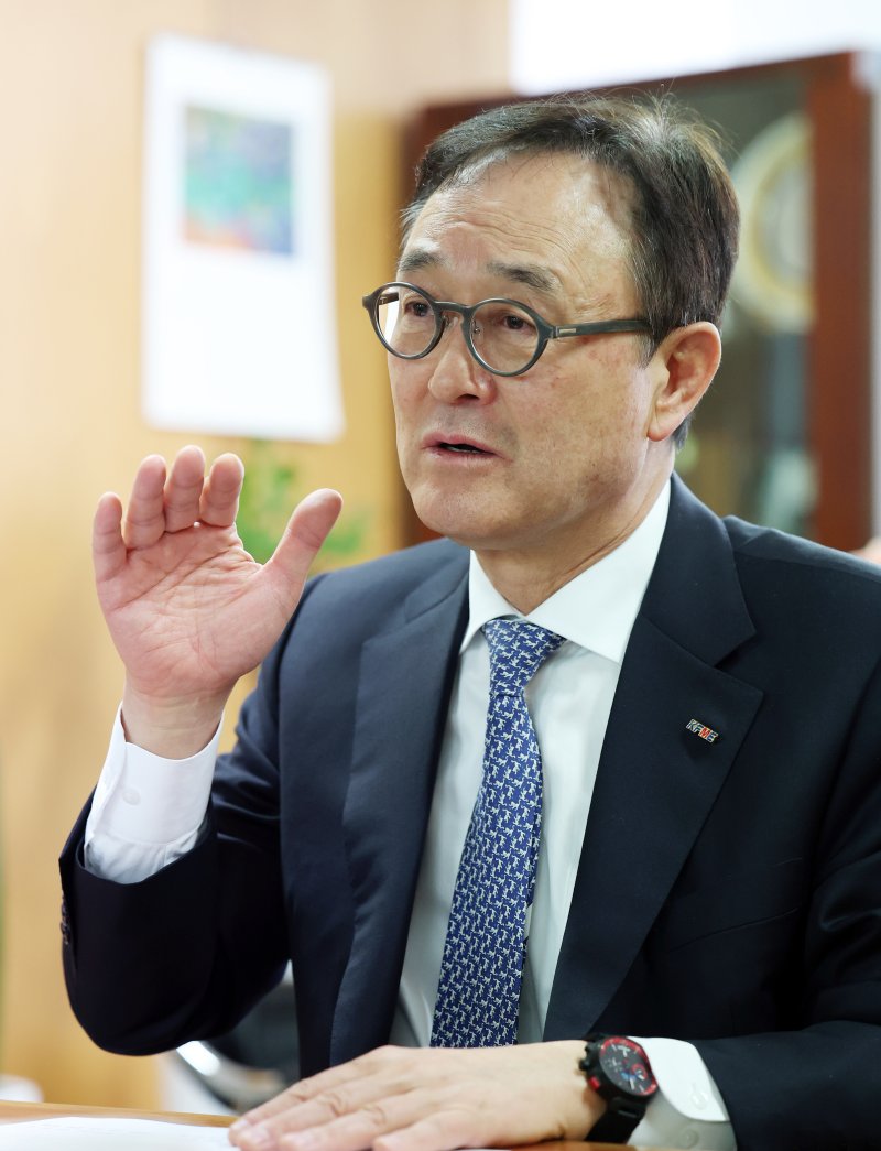 송치영 소상공인연합회장이 15일 서울 영등포구 소상공인연합회에서 뉴스1과 인터뷰를 하고 있다. 2025.4.15/뉴스1 ⓒ News1 오대일 기자