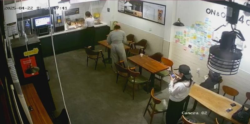 '인류애' 회복한 무인카페 사장님…그날 새벽, 무슨 일이