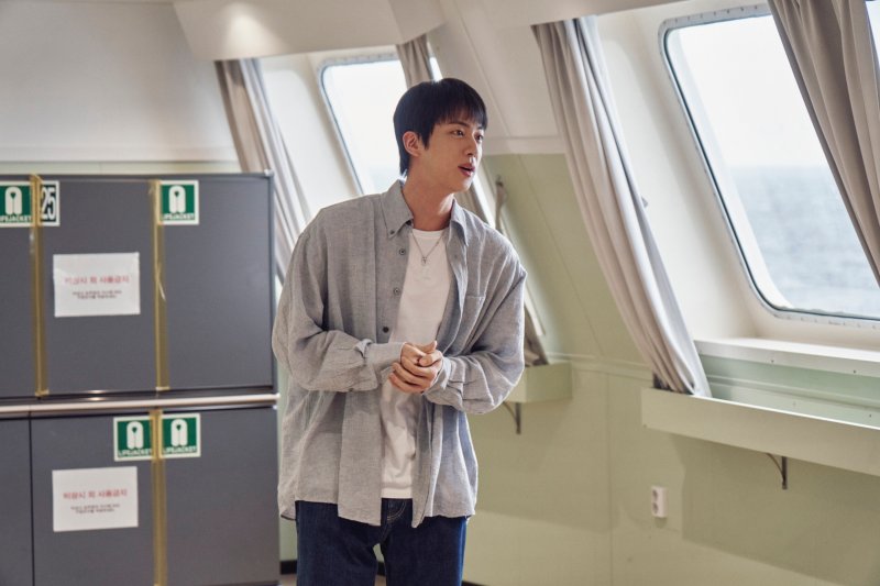 BTS 진 "막막했던 '대환장 기안장'…잊지 못할 소중한 시간"