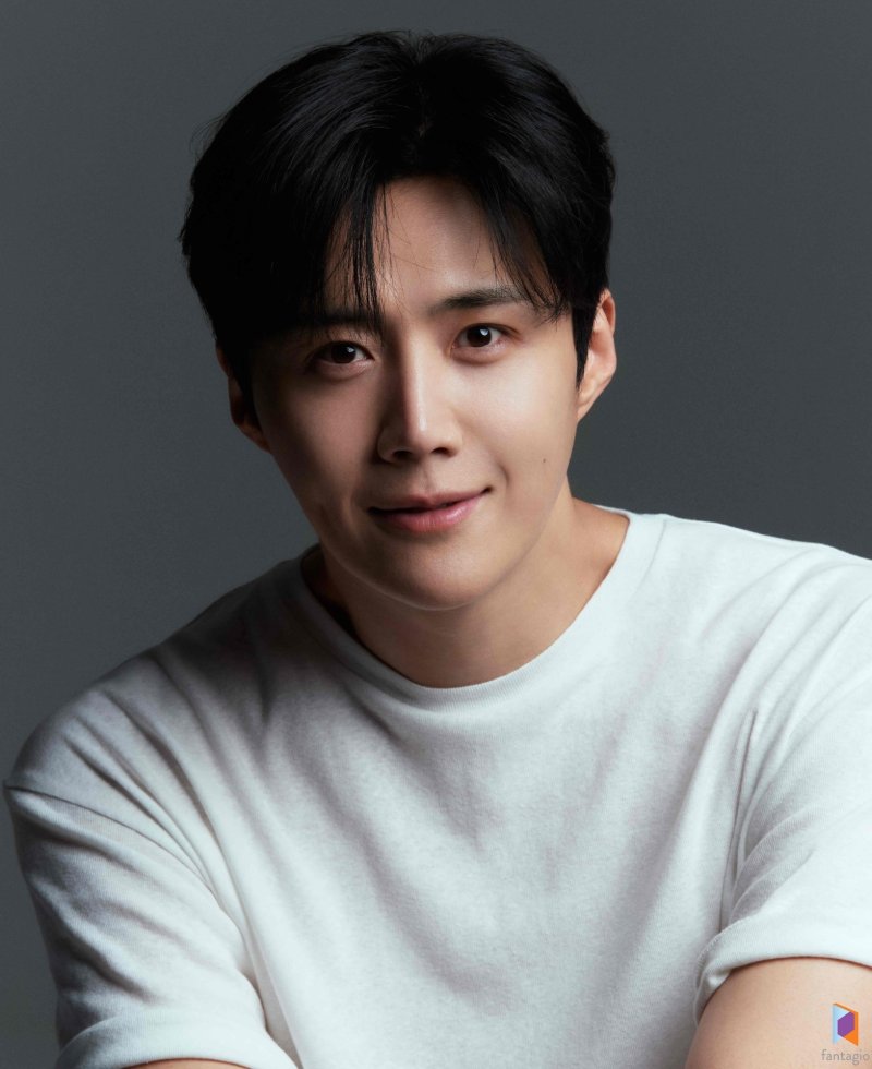 '판타지오行' 김선호, 청순한 새 프로필 [N컷]