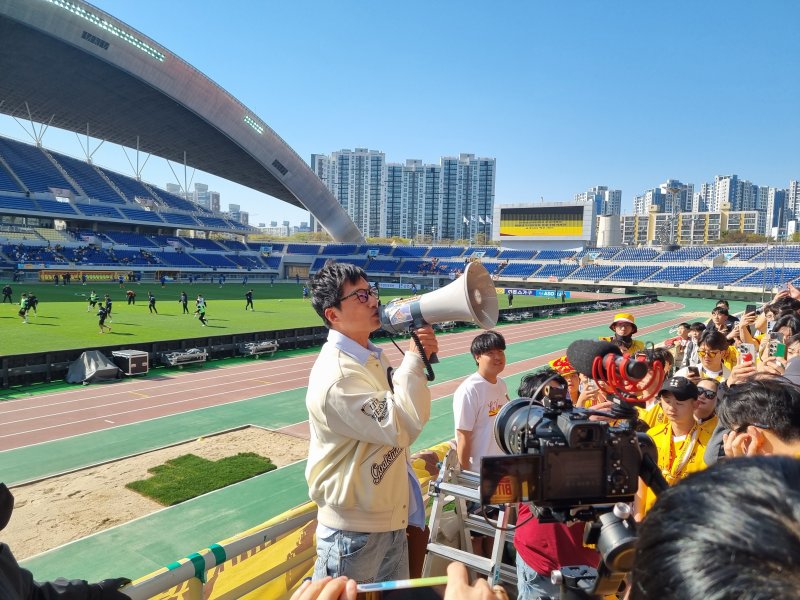 [서울=뉴시스] 프로축구 K리그1 광주FC의 이정효 감독. (사진=광주FC 제공) *재판매 및 DB 금지