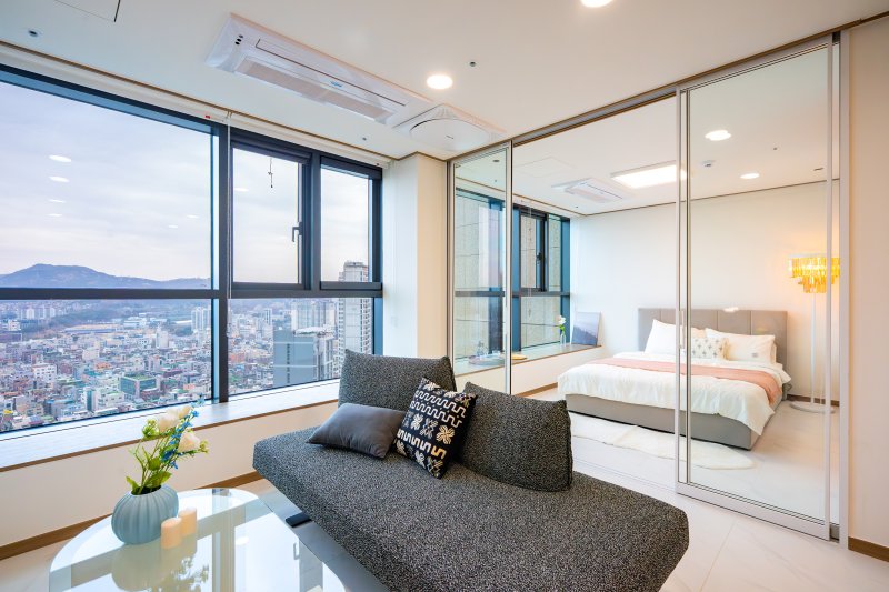 [서울=뉴시스] 리마크빌 이스트폴에서 전용면적 47㎡(1.5룸)으로 면적이 가장 큰 D타입 내부의 모습. 2025.04.25. (사진=KT에스테이트 제공) photo@newsis.com *재판매 및 DB 금지