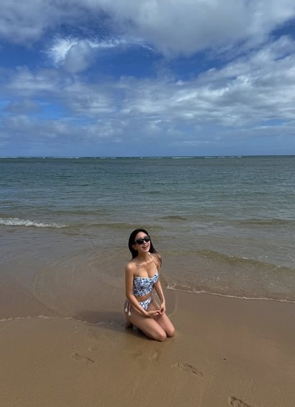 효민, 비키니로 뽐낸 글래머 몸매…관능미 폭발