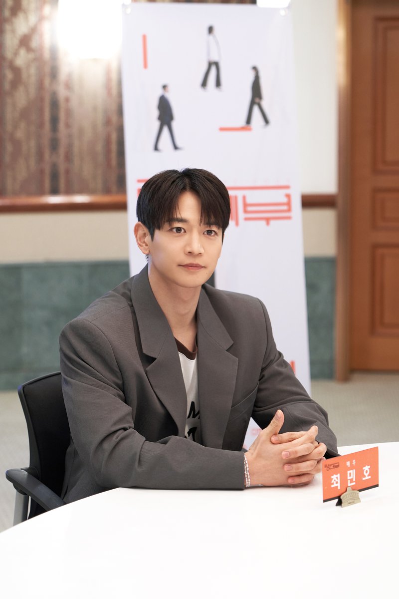 최민호 어릴 때부터 꿈 꿔온 '연극' 사랑에 빠졌죠 [N인터뷰]①