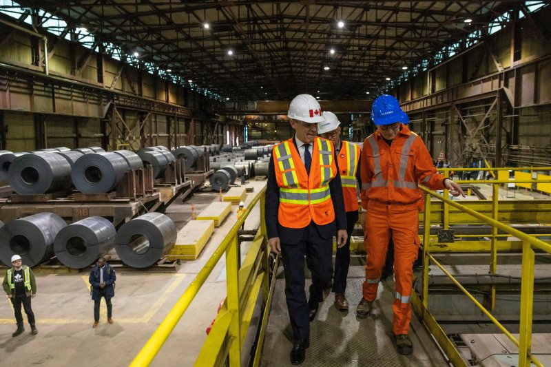 美, 철강-알루미늄 50% 관세 발효...주변국 반발 속 실효 논란