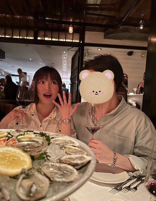 '6월 결혼' 미쓰에이 민, 뉴욕 센트럴파크서 프러포즈 받았다…반지 받고 '깜짝'