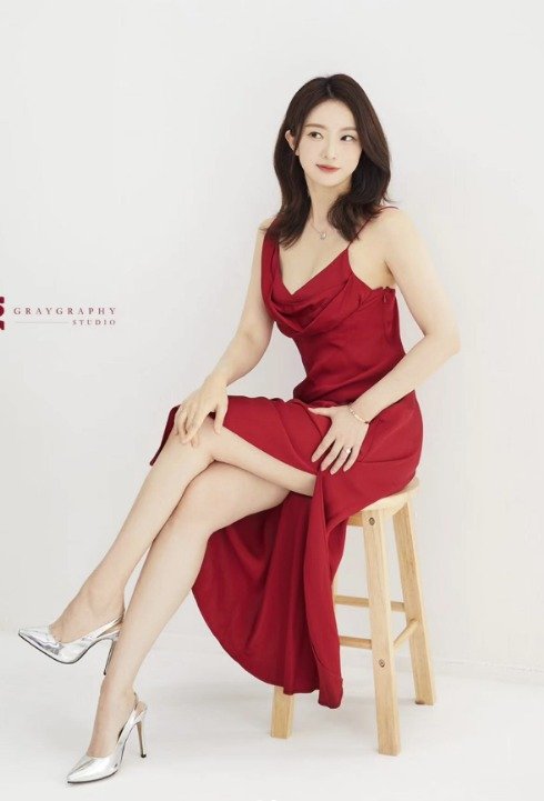 조수빈 아나, 몸매 드러낸 과감 드레스 "나이 들기전에 남겨야"