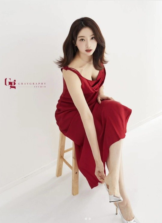 조수빈 아나, 몸매 드러낸 과감 드레스 나이 들기전에 남겨야