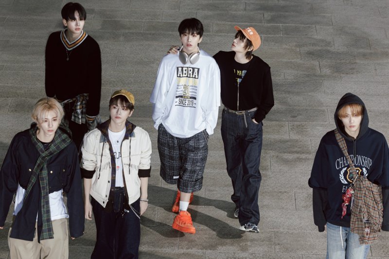 보이넥스트도어, 신보 콘셉트 사진 공개…캠퍼스 훈남 느낌