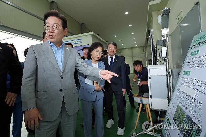 질문하는 이재명 후보 (출처=연합뉴스)