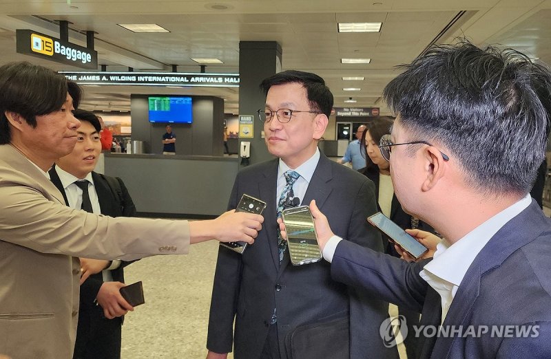 미국 도착한 최상목 경제부총리 (출처=연합뉴스)