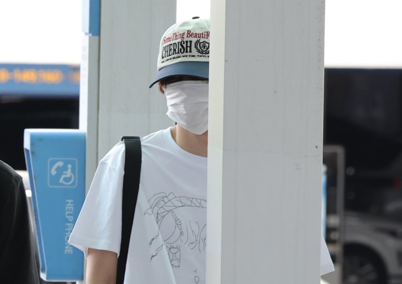 [뉴스1 ★]더보이즈 선우, 인성 논란 후 첫 포착…꽁꽁 가린 얼굴