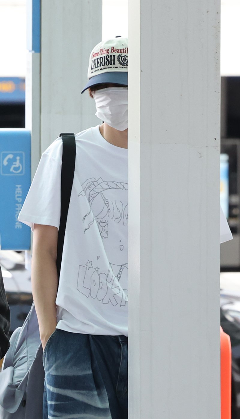 [뉴스1 ★]더보이즈 선우, 인성 논란 후 첫 포착…꽁꽁 가린 얼굴