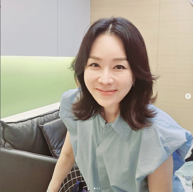 김정난 "종양으로 턱 드러내는 수술한 18세 노묘, 회복 응원해주세요"