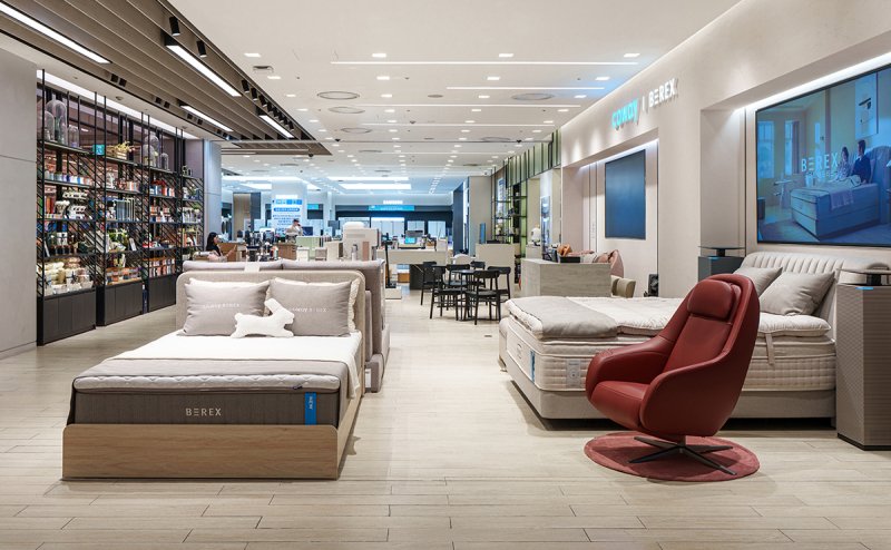 "직접 누워보고 구매" 코웨이, 안마의자·매트리스 체험존 확장