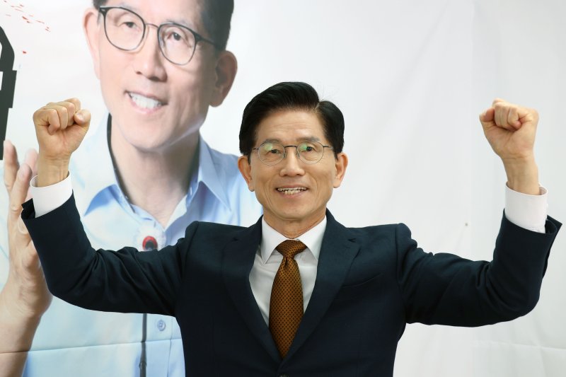 "한덕수와 단일화… 이재명 이기려면 이준석과도 손잡을것" [대선주자 릴레이 인터뷰]