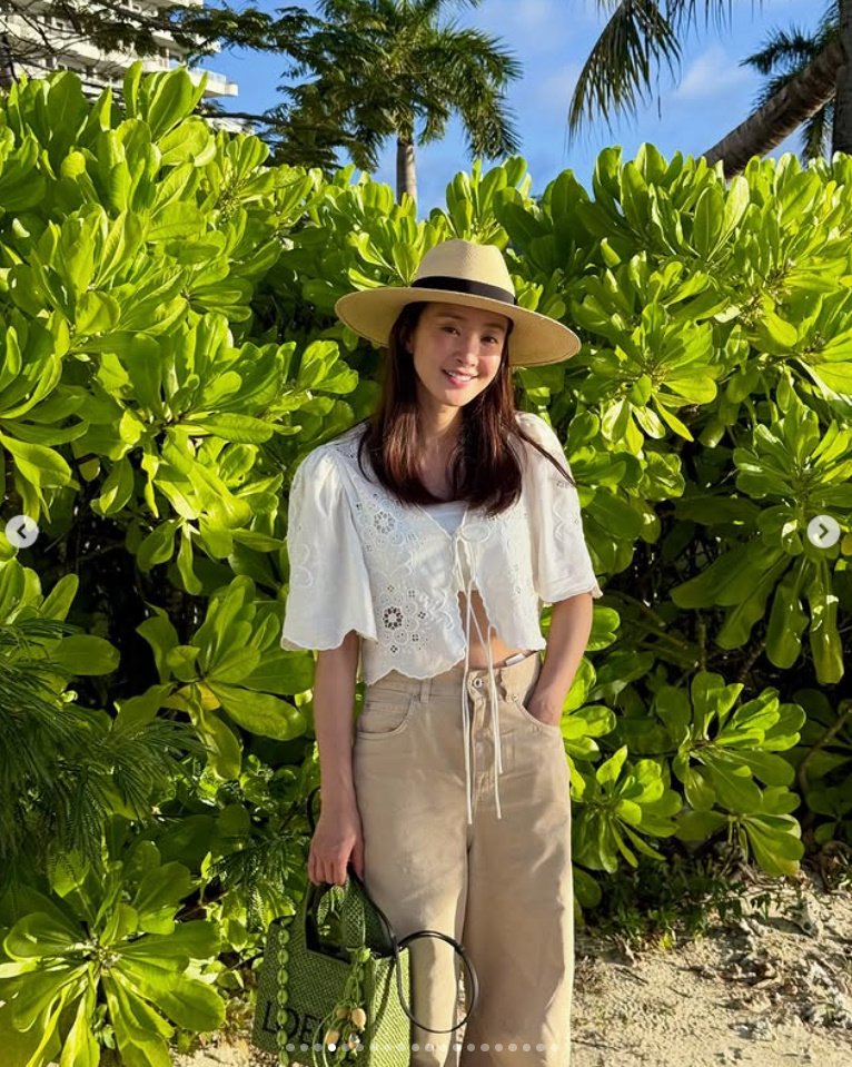 '이혼' 이시영, 아들과 함께 훌쩍 떠난 따뜻한 바다…소녀 미모 [N샷]