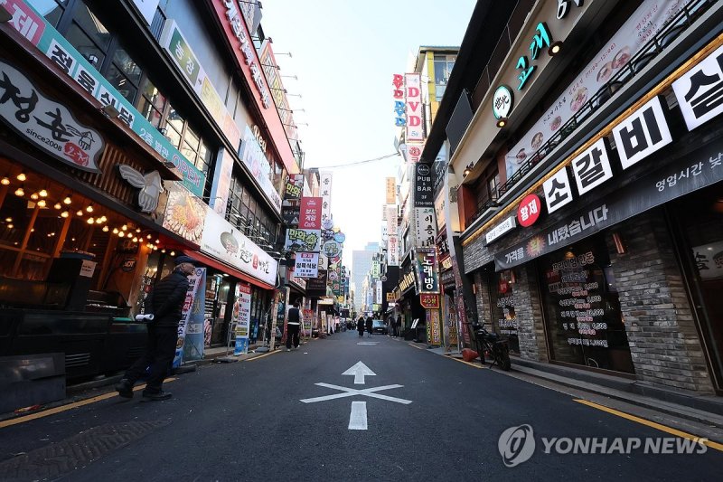 우울한 연말..한산한 식당가 (출처=연합뉴스)