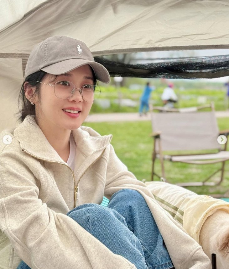 44세 장나라, 반려견들과 행복 봄소풍…20대 같은 청순 미모 [N샷]