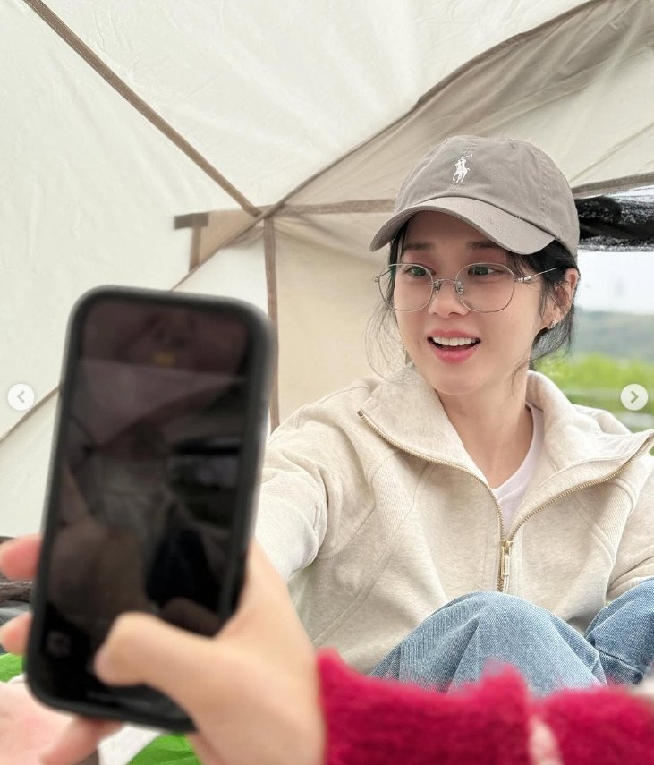 44세 장나라, 반려견들과 행복 봄소풍…20대 같은 청순 미모 [N샷]