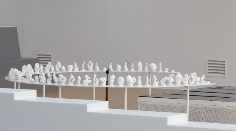 (과천)이예승, 〈산과 하늘〉, 2025, 3D 프린팅, QR, AR, 아크릭판 위에 UV 프린팅, 16x16x16cm(64), 국립현대미술관 제작지원 *재판매 및 DB 금지