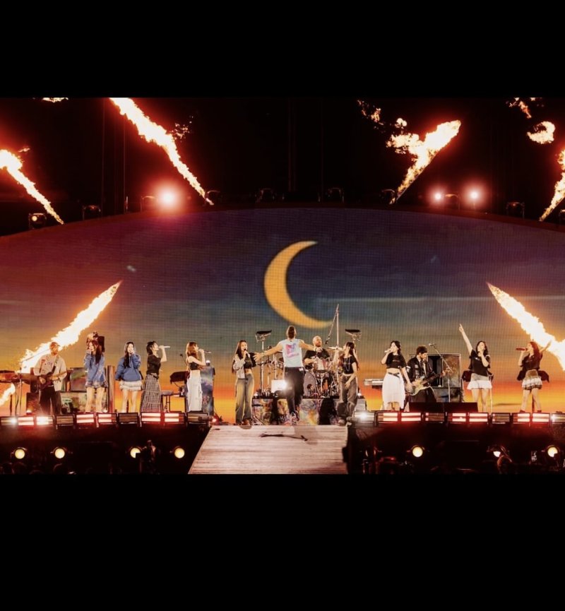 방탄소년단 진 빙빙 돌리는 콜드플레이 크리스 마틴