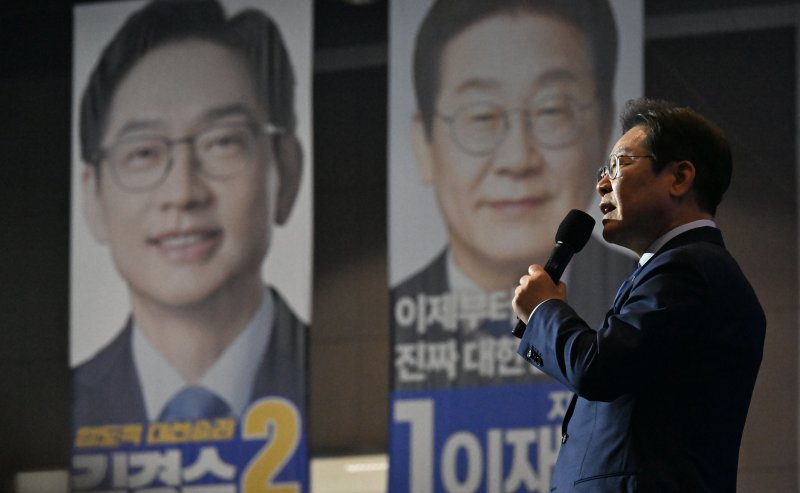 21대 대선 더불어민주당 후보로 선출된 이재명 후보가 27일 경기 고양시 킨텍스에서 열린 수도권·강원·제주 합동연설회에서 수락연설을 하고 있다.(공동취재) 2025.4.27/뉴스1 ⓒ News1 안은나 기자