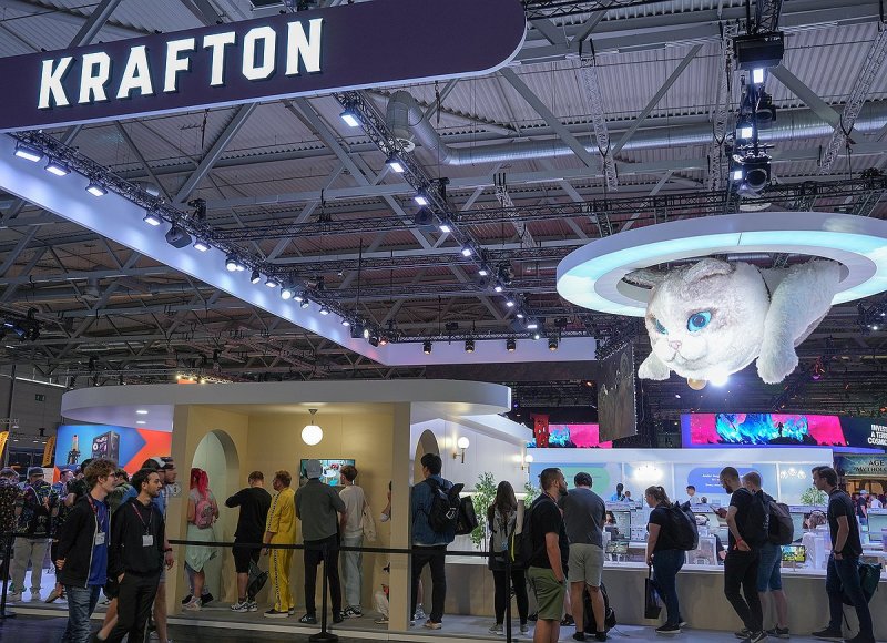 크래프톤 '인조이' 부스 앞에 모인 관람객들 (출처=연합뉴스)