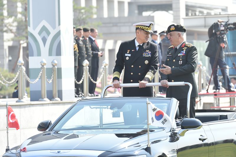 합참의장, 튀르키예 총사령관 접견 '군사교류협력 강화 방안' 논의
